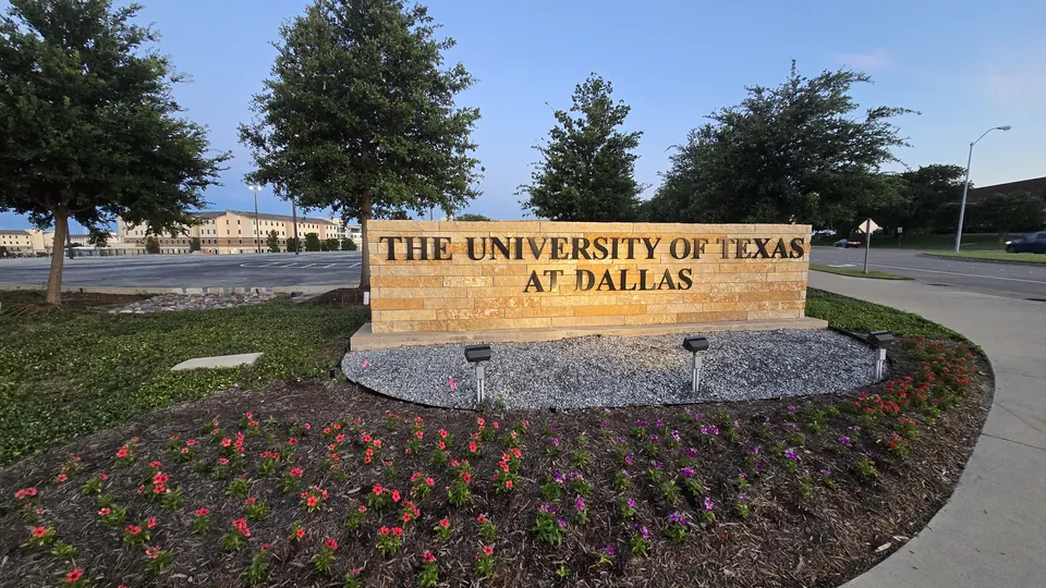 The University of Texas at Dallas entrance sign