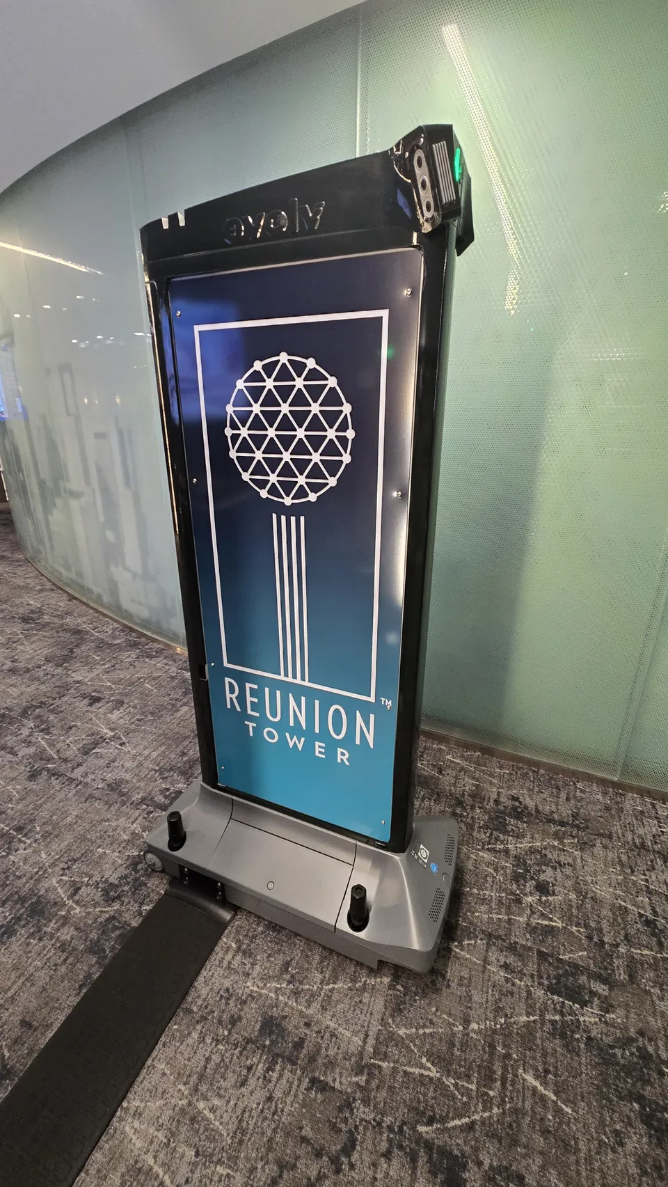 Reunion Tower sign
