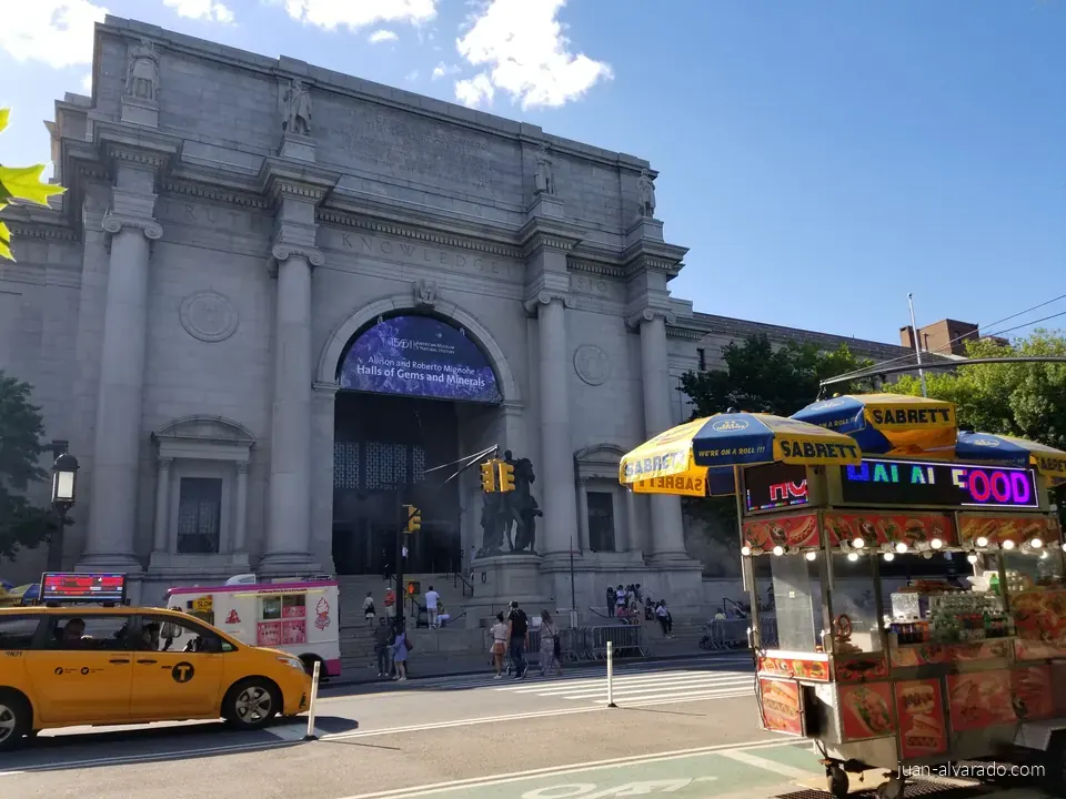 The American Museum of Natural History entrance