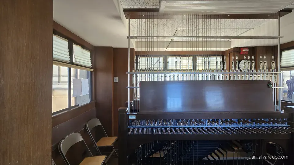 The carillon's playing console